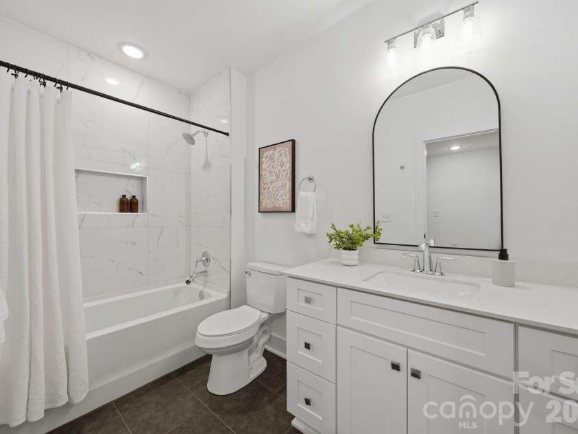201 Grandin Road, Charlotte, NC 28208.  MLS# CAR4374325, YatesRealty ID 25121. 
