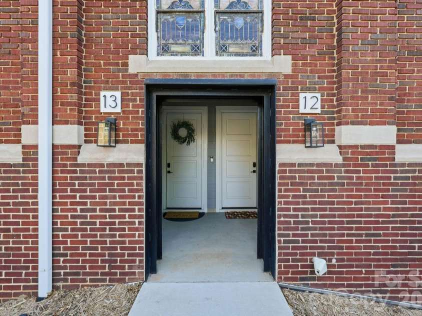 201 Grandin Road, Charlotte, NC 28208.  MLS# CAR4374325, YatesRealty ID 25121. 