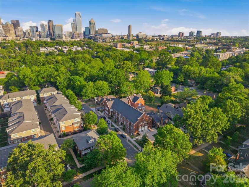 201 Grandin Road, Charlotte, NC 28208.  MLS# CAR4374325, YatesRealty ID 25121. 