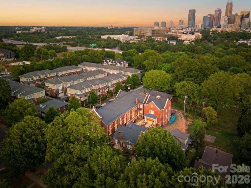 201 Grandin Road, Charlotte, NC 28208.  MLS# CAR4374325, YatesRealty ID 25121. 