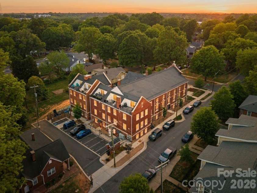 201 Grandin Road, Charlotte, NC 28208.  MLS# CAR4374325, YatesRealty ID 25121. 