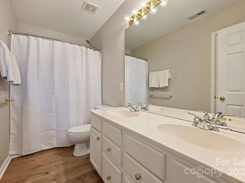 7930 Lancken Drive, Charlotte, NC 28277.  MLS# CAR4278495, YatesRealty ID 25122. 