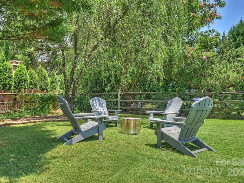 7930 Lancken Drive, Charlotte, NC 28277.  MLS# CAR4278495, YatesRealty ID 25122. 