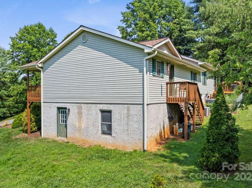 12 Buckshot Ridge Drive, Asheville, NC 28804.  MLS# CAR4276136, YatesRealty ID 25125. 