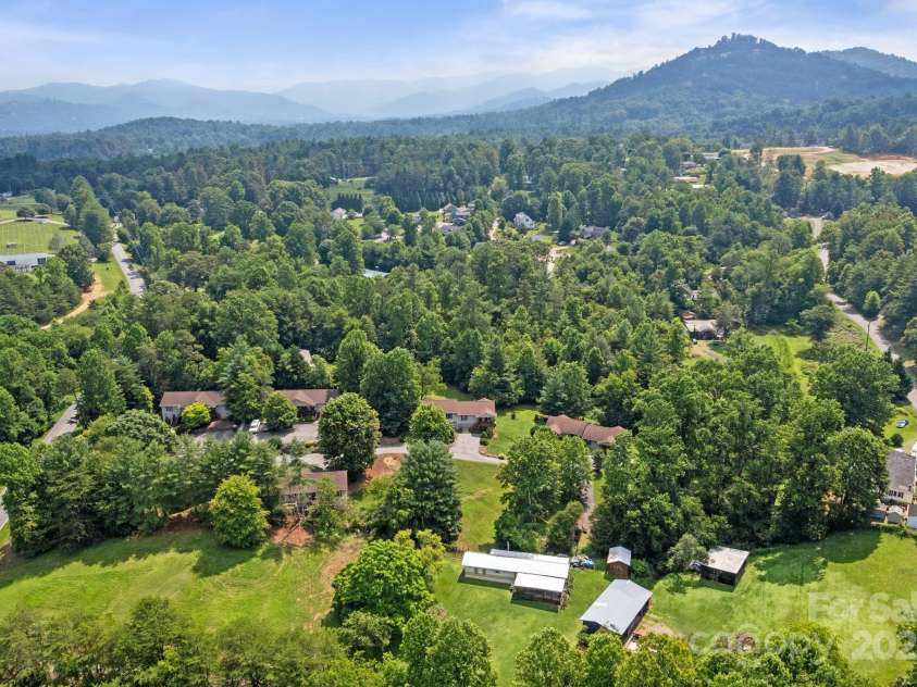 12 Buckshot Ridge Drive, Asheville, NC 28804.  MLS# CAR4276136, YatesRealty ID 25125. 
