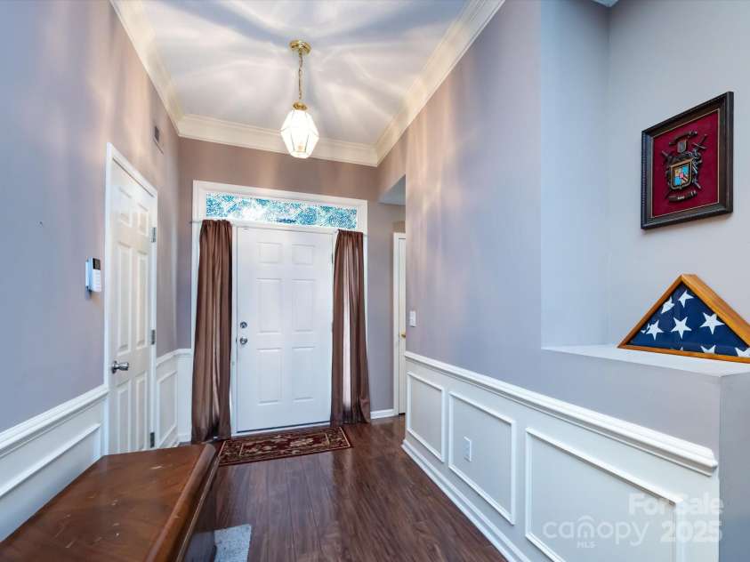 118 Long Creek Parkway, Charlotte, NC 28214.  MLS# CAR4279474, YatesRealty ID 25126. 