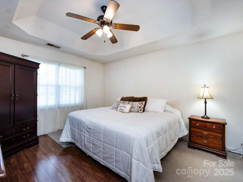 118 Long Creek Parkway, Charlotte, NC 28214.  MLS# CAR4279474, YatesRealty ID 25126. 