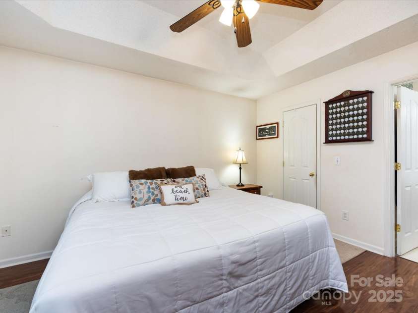 118 Long Creek Parkway, Charlotte, NC 28214.  MLS# CAR4279474, YatesRealty ID 25126. 