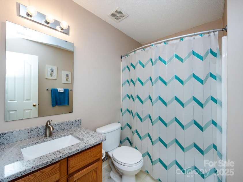 118 Long Creek Parkway, Charlotte, NC 28214.  MLS# CAR4279474, YatesRealty ID 25126. 