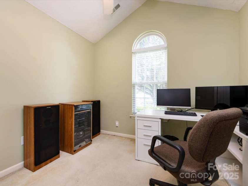 118 Long Creek Parkway, Charlotte, NC 28214.  MLS# CAR4279474, YatesRealty ID 25126. 