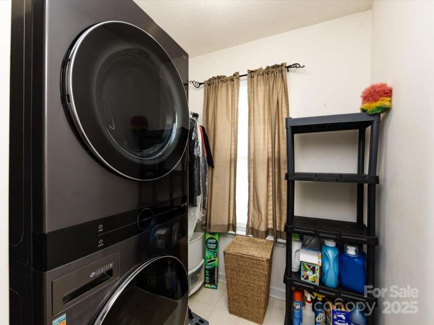 118 Long Creek Parkway, Charlotte, NC 28214.  MLS# CAR4279474, YatesRealty ID 25126. 