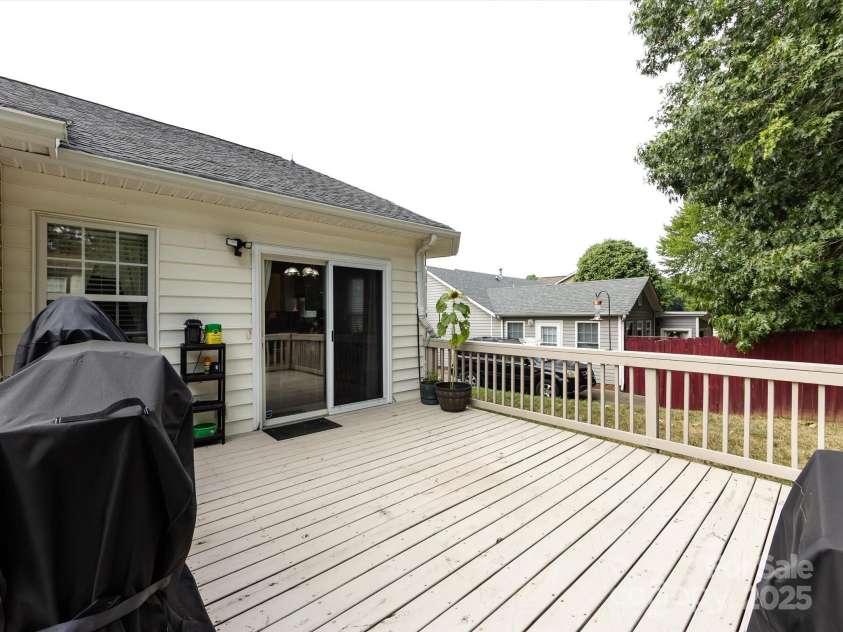 118 Long Creek Parkway, Charlotte, NC 28214.  MLS# CAR4279474, YatesRealty ID 25126. 