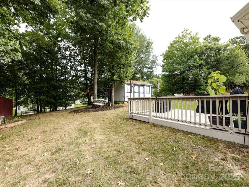 118 Long Creek Parkway, Charlotte, NC 28214.  MLS# CAR4279474, YatesRealty ID 25126. 