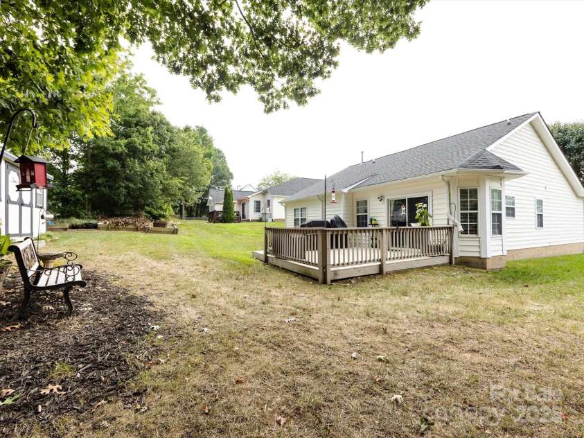 118 Long Creek Parkway, Charlotte, NC 28214.  MLS# CAR4279474, YatesRealty ID 25126. 