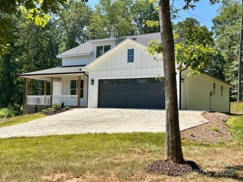141 Maplewood Court, Hudson, NC 28638.  MLS# CAR4279245, YatesRealty ID 25127. 
