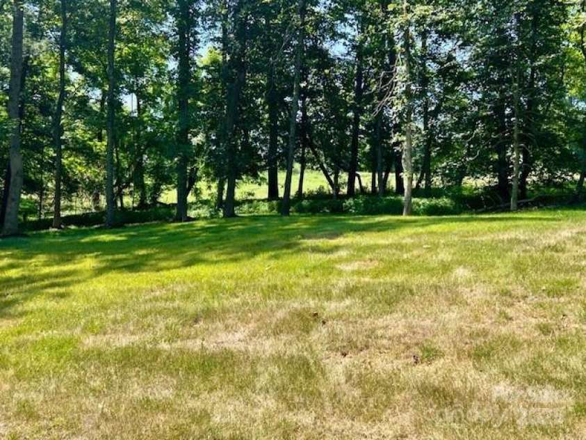 141 Maplewood Court, Hudson, NC 28638.  MLS# CAR4279245, YatesRealty ID 25127. Large rear yard