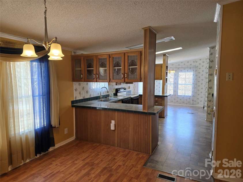 285 Skyuka Road, Statesville, NC 28677.  MLS# CAR4344739, YatesRealty ID 25127. 