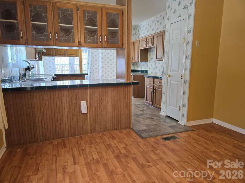 285 Skyuka Road, Statesville, NC 28677.  MLS# CAR4344739, YatesRealty ID 25127. 