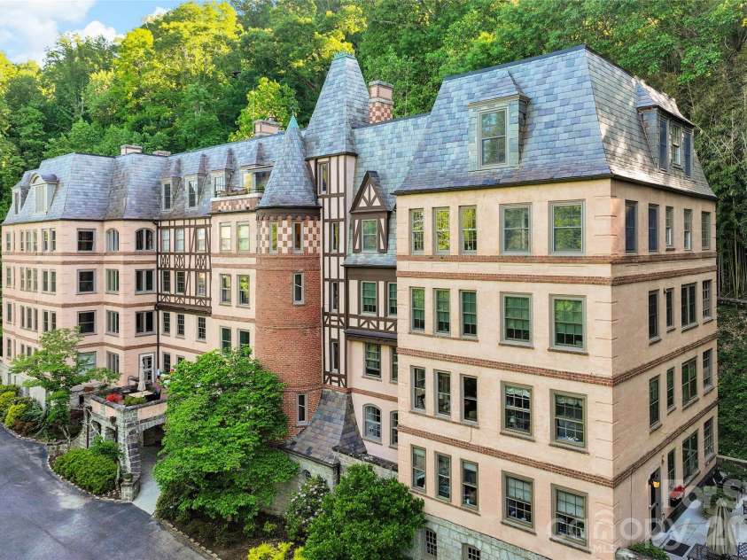 185 Macon Avenue, Asheville, NC 28804.  MLS# CAR4374162, YatesRealty ID 25128. 