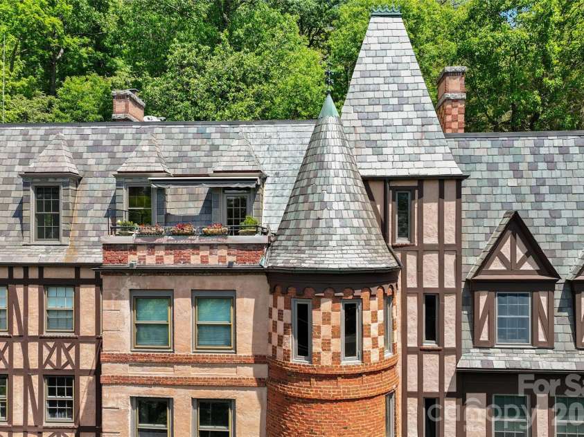 185 Macon Avenue, Asheville, NC 28804.  MLS# CAR4374162, YatesRealty ID 25128. 