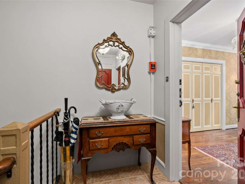 185 Macon Avenue, Asheville, NC 28804.  MLS# CAR4374162, YatesRealty ID 25128. 