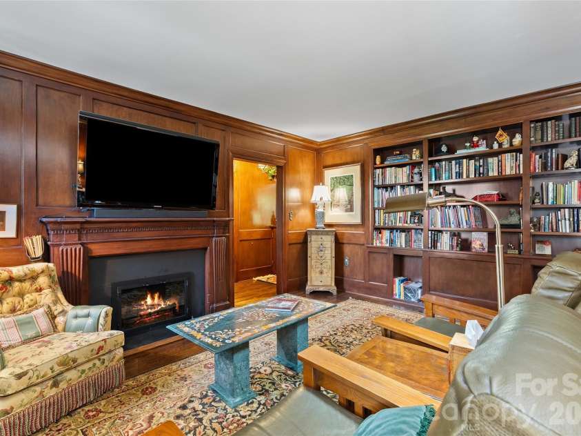 185 Macon Avenue, Asheville, NC 28804.  MLS# CAR4374162, YatesRealty ID 25128. 