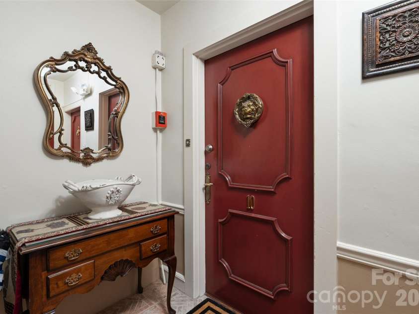185 Macon Avenue, Asheville, NC 28804.  MLS# CAR4374162, YatesRealty ID 25128. 