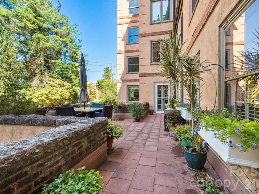 185 Macon Avenue, Asheville, NC 28804.  MLS# CAR4424136, YatesRealty ID 25128. 