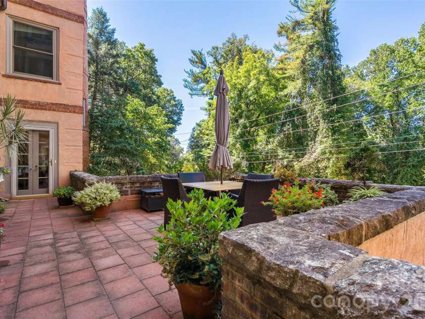 185 Macon Avenue, Asheville, NC 28804.  MLS# CAR4424136, YatesRealty ID 25128. 