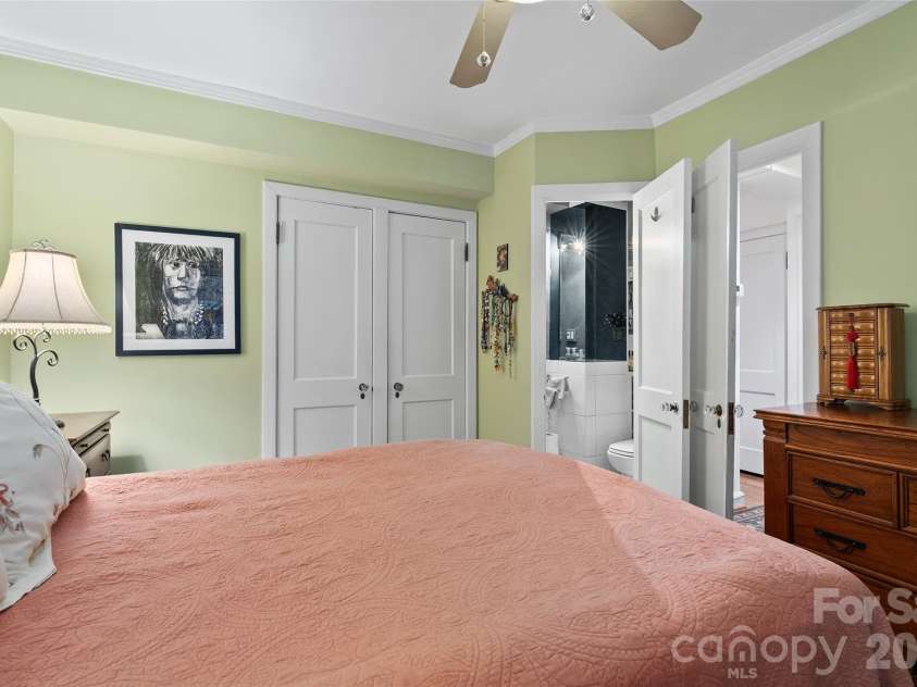 185 Macon Avenue, Asheville, NC 28804.  MLS# CAR4424136, YatesRealty ID 25128. 
