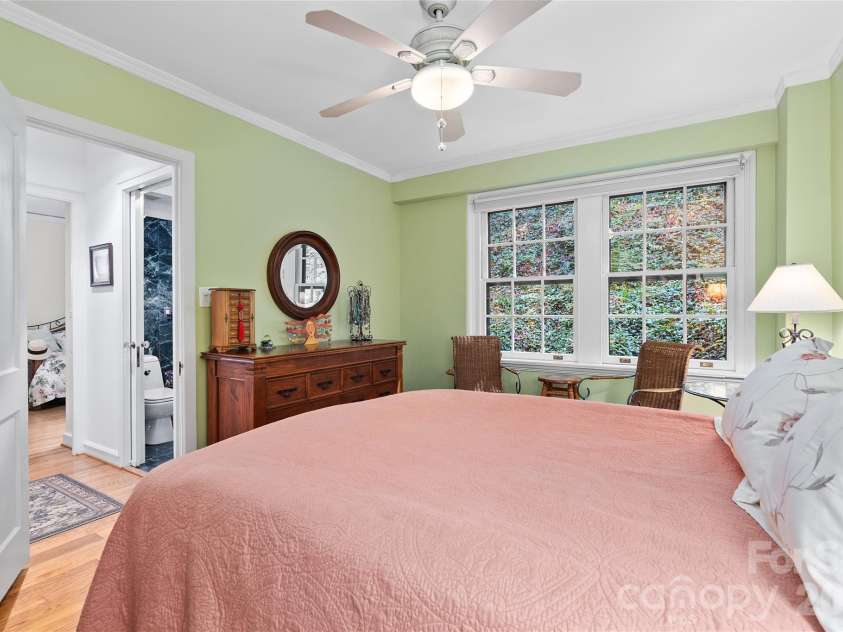 185 Macon Avenue, Asheville, NC 28804.  MLS# CAR4424136, YatesRealty ID 25128. 