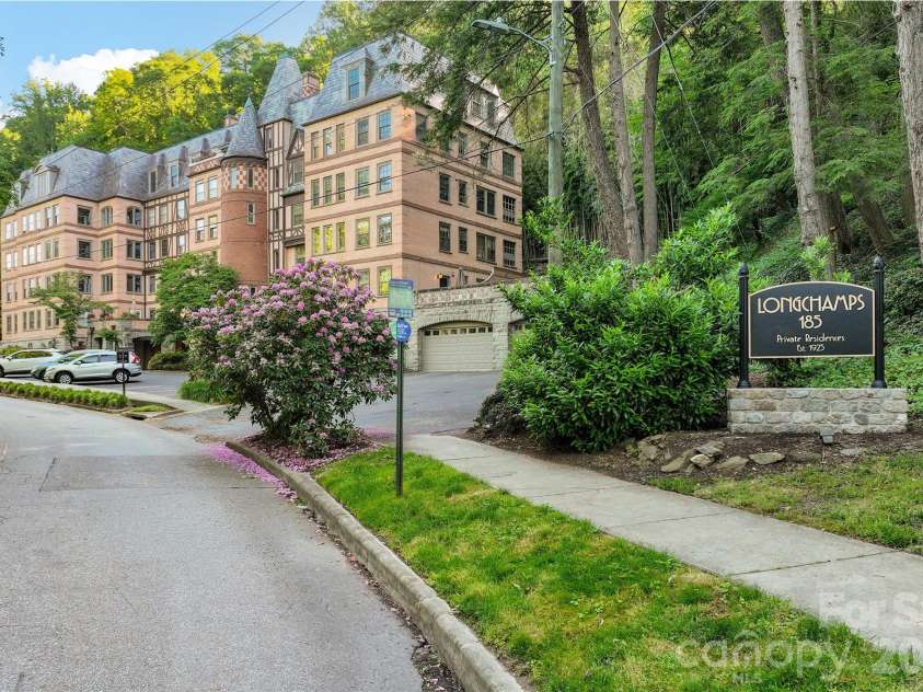 185 Macon Avenue, Asheville, NC 28804.  MLS# CAR4424136, YatesRealty ID 25128. 