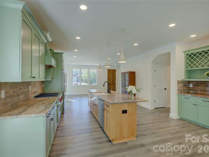 18210 Kalabash Road, Charlotte, NC 28278.  MLS# CAR4376040, YatesRealty ID 25129. 