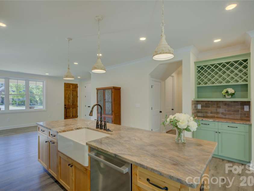 18210 Kalabash Road, Charlotte, NC 28278.  MLS# CAR4376040, YatesRealty ID 25129. 