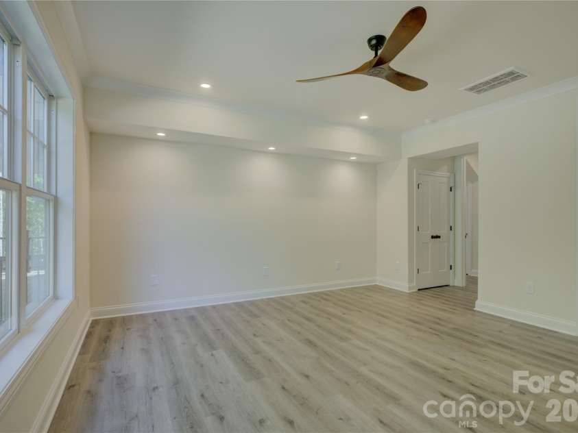 18210 Kalabash Road, Charlotte, NC 28278.  MLS# CAR4376040, YatesRealty ID 25129. Primary suite