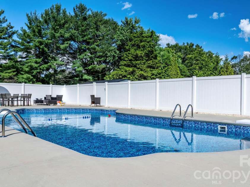 2596 SweetBriar Circle, Lenoir, NC 28645.  MLS# CAR4378176, YatesRealty ID 2513. 