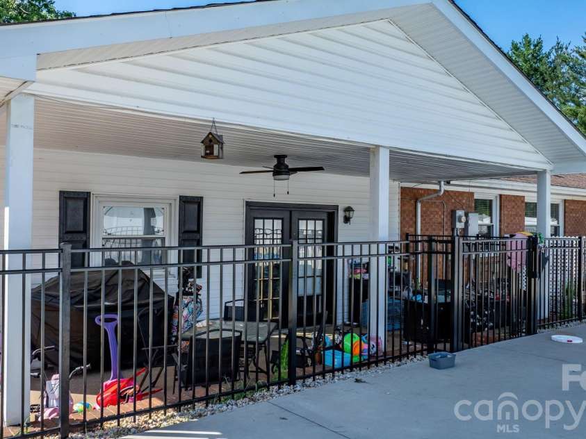 2596 SweetBriar Circle, Lenoir, NC 28645.  MLS# CAR4378176, YatesRealty ID 2513. 