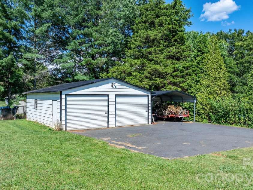 2596 SweetBriar Circle, Lenoir, NC 28645.  MLS# CAR4378176, YatesRealty ID 2513. 