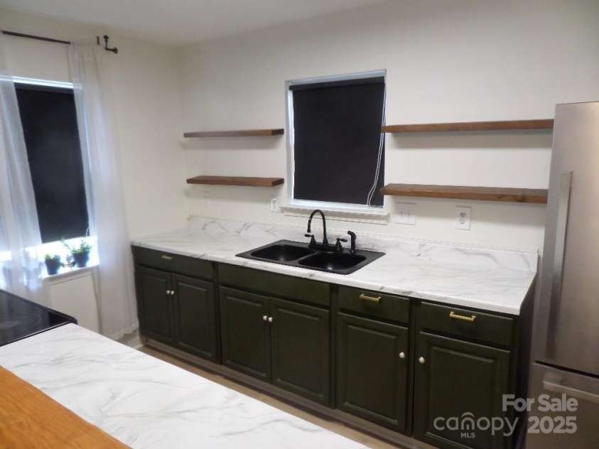 3216 Lasalle Street, Charlotte, NC 28216.  MLS# CAR4325298, YatesRealty ID 2513. 