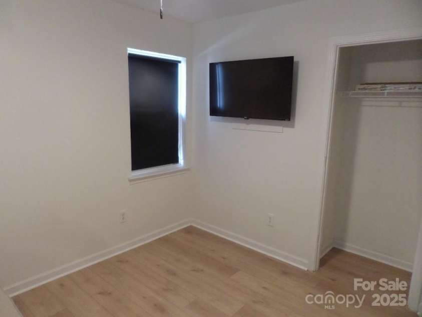 3216 Lasalle Street, Charlotte, NC 28216.  MLS# CAR4325298, YatesRealty ID 2513. 