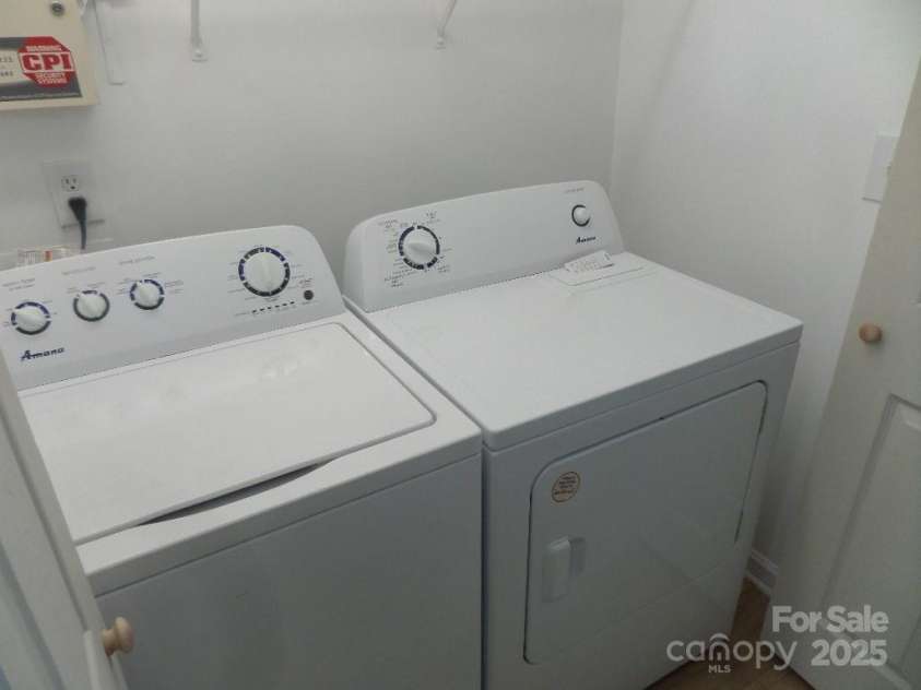 3216 Lasalle Street, Charlotte, NC 28216.  MLS# CAR4325298, YatesRealty ID 2513. 