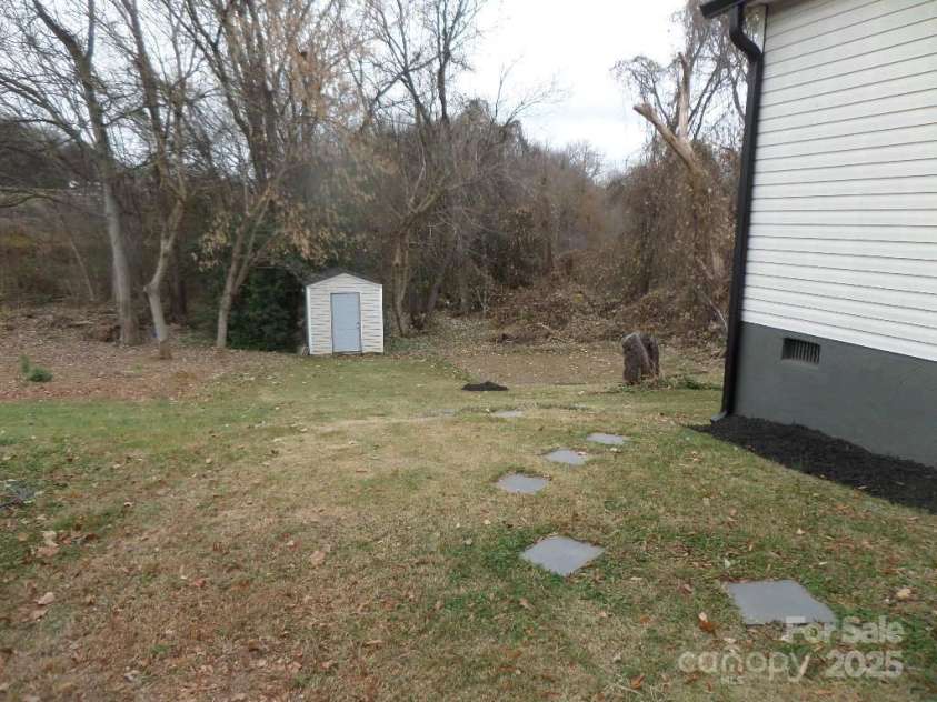 3216 Lasalle Street, Charlotte, NC 28216.  MLS# CAR4325298, YatesRealty ID 2513. 