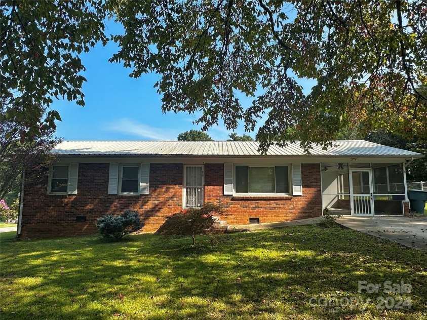 614 3rd Street Place, Conover, NC 28613.  MLS# CAR4178540, YatesRealty ID 2513. 