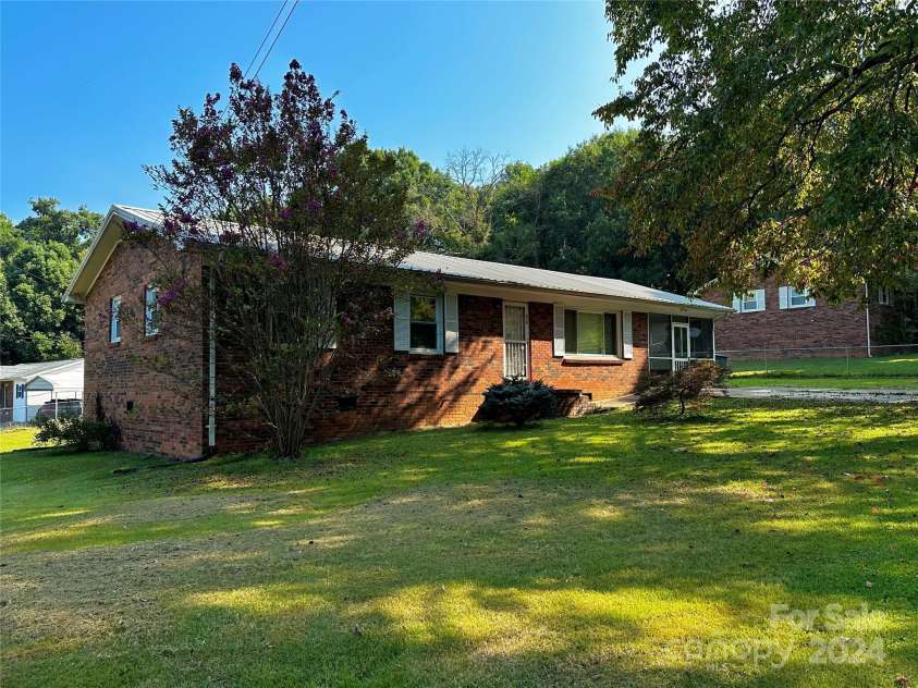 614 3rd Street Place, Conover, NC 28613.  MLS# CAR4178540, YatesRealty ID 2513. 