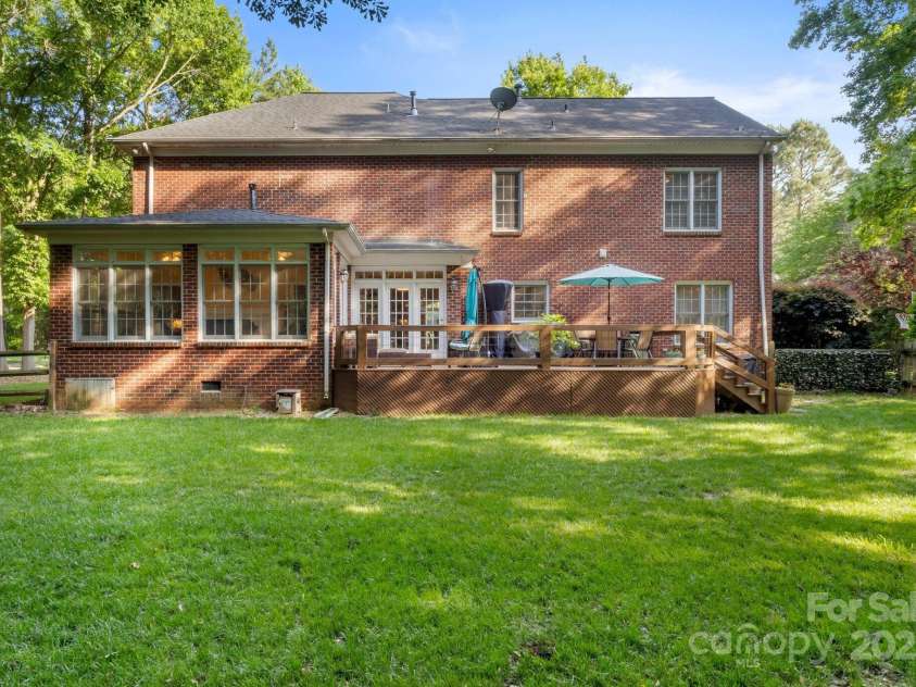 4389 Enchantment Cove Lane, Charlotte, NC 28216.  MLS# CAR4260476, YatesRealty ID 25130. 