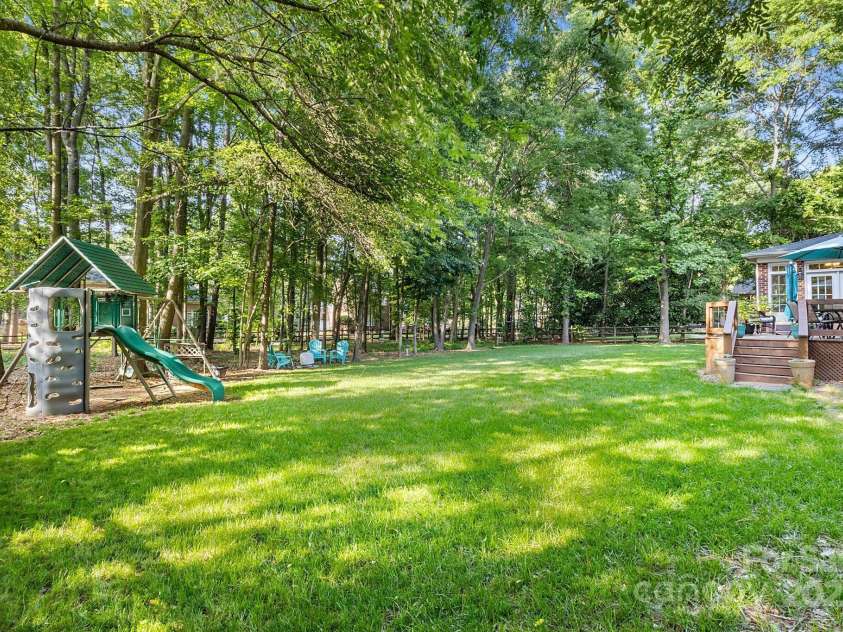 4389 Enchantment Cove Lane, Charlotte, NC 28216.  MLS# CAR4260476, YatesRealty ID 25130. 