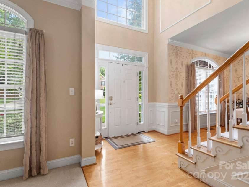 4389 Enchantment Cove Lane, Charlotte, NC 28216.  MLS# CAR4260476, YatesRealty ID 25130. 