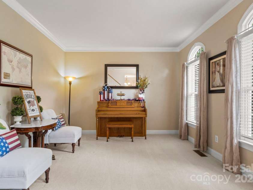 4389 Enchantment Cove Lane, Charlotte, NC 28216.  MLS# CAR4260476, YatesRealty ID 25130. 