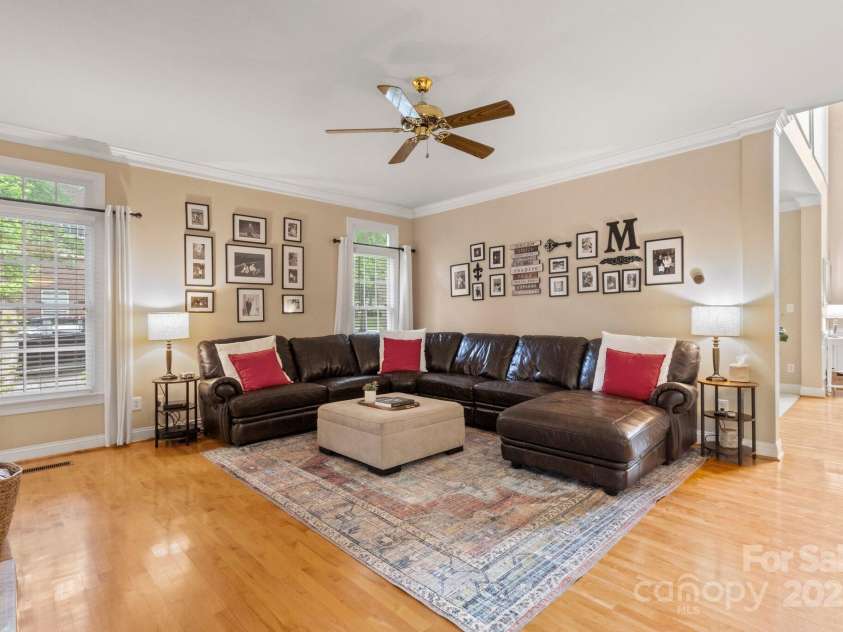 4389 Enchantment Cove Lane, Charlotte, NC 28216.  MLS# CAR4260476, YatesRealty ID 25130. 