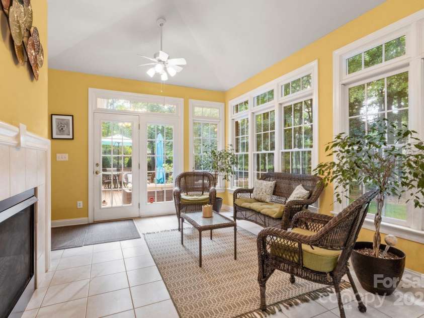 4389 Enchantment Cove Lane, Charlotte, NC 28216.  MLS# CAR4260476, YatesRealty ID 25130. 